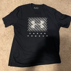 Under Armour Mens 2XL Shirt